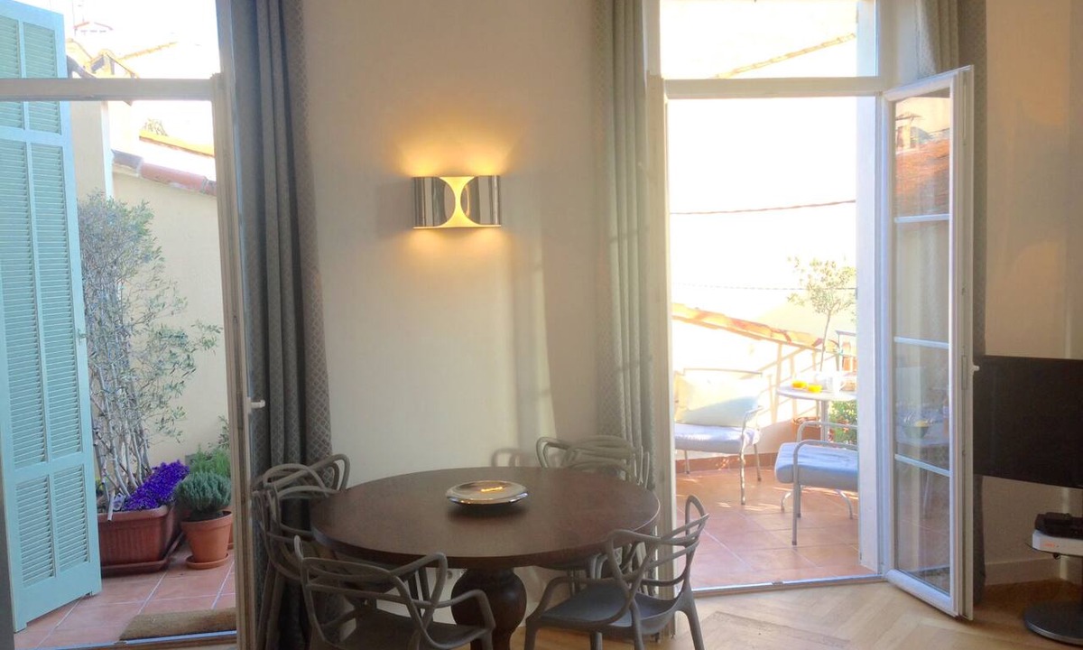 Antibes Old Town Apartment | RENOVATED charming 2 Bed & 2 Bath Apt. in old Antibes with outdoor terrace