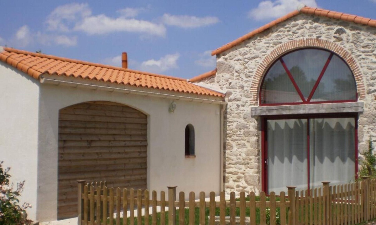 La Gaubretiere Cottage | Renovated cottage, 3 bedrooms, accessible, terrace, near nature