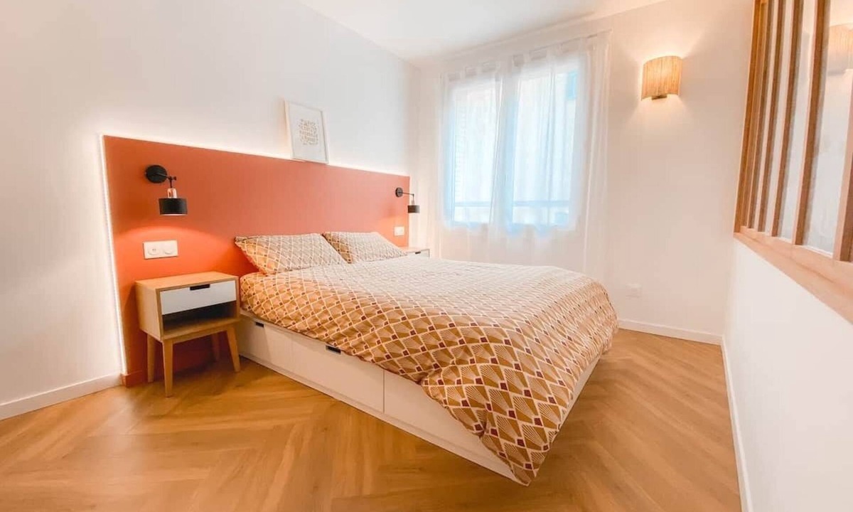 7th Arrondissement Apartment | Renovated, Cozy Air-Conditioned Apartment near the Old Port