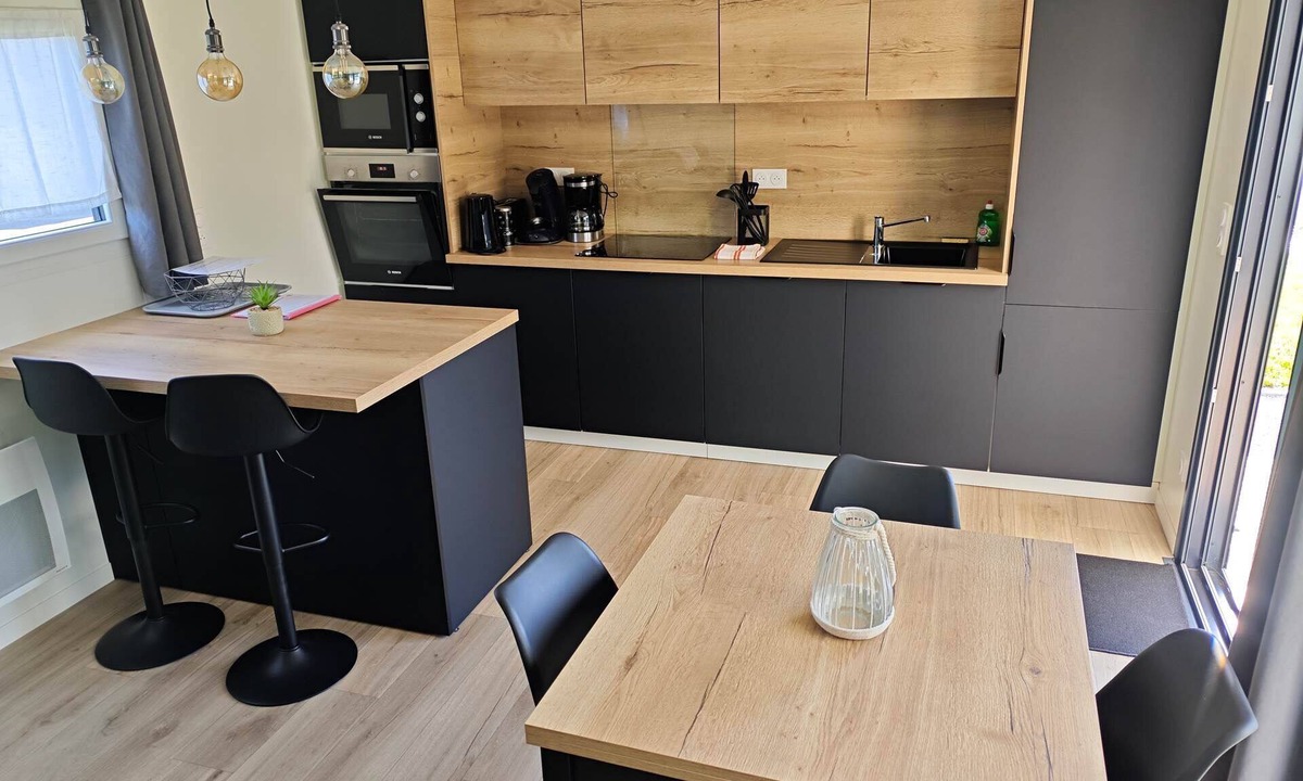 Asnelles Apartment | Residence Belle Plage: "Sable Fin" Chalet, 300m from Gold Beach (D-Day landing beach)