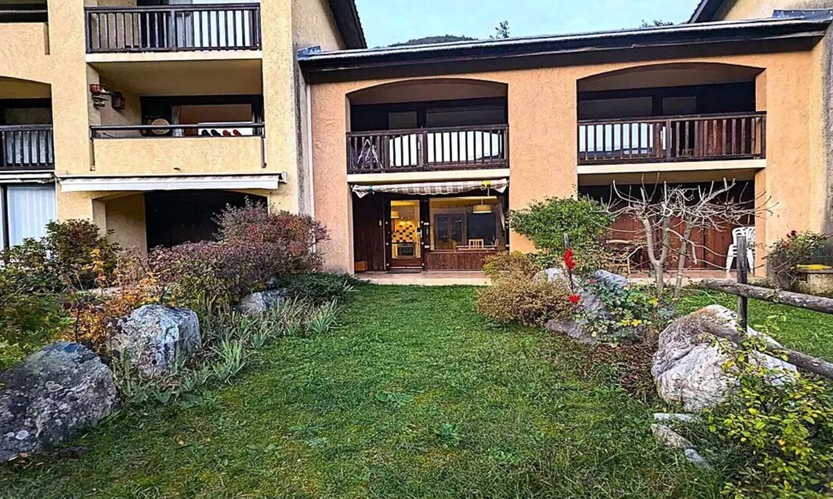 Vallouise Apartment | Residence Les Cytises - Pleasant T2 with garden and terrace 4/6 persons
