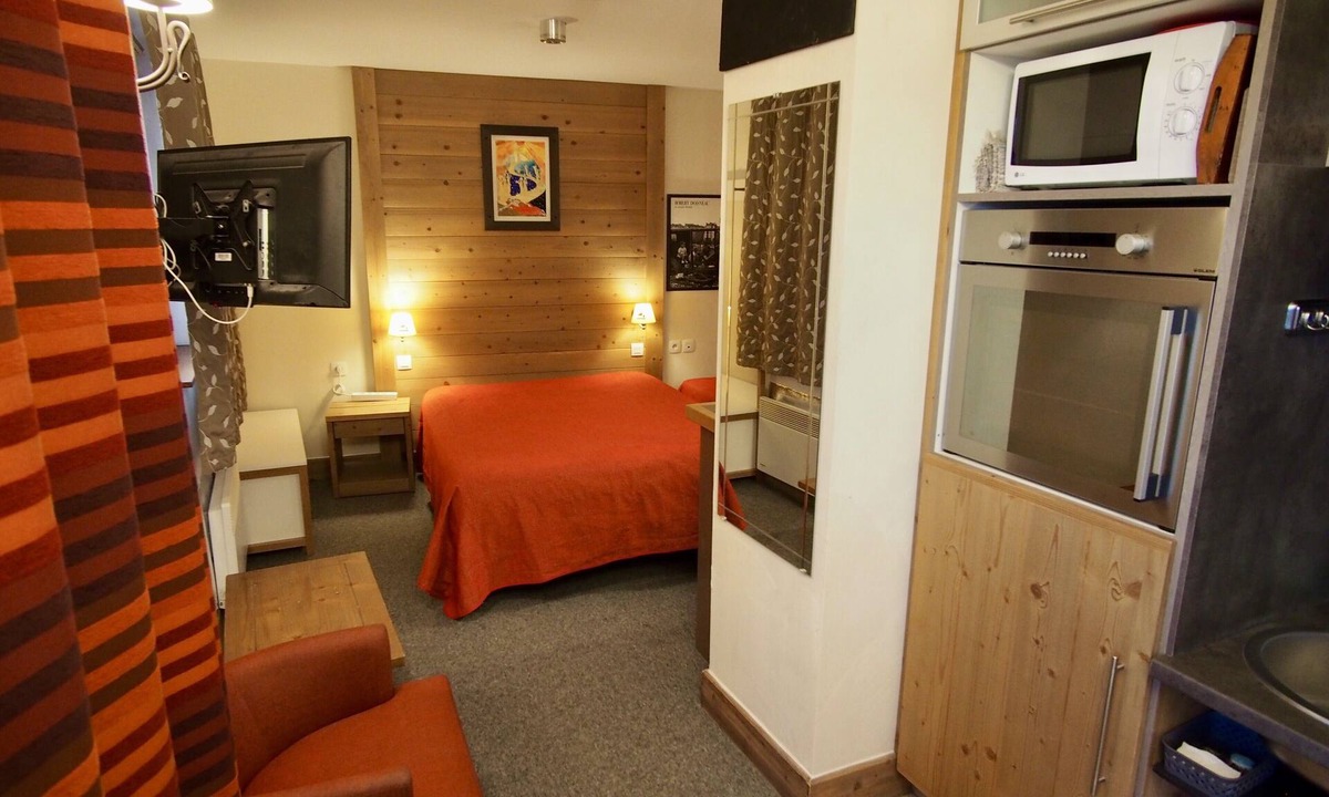 Risoul Apartment | Risoul - Studio 407 - Pool/Sauna - WIFI - Great view - Foot of slopes
