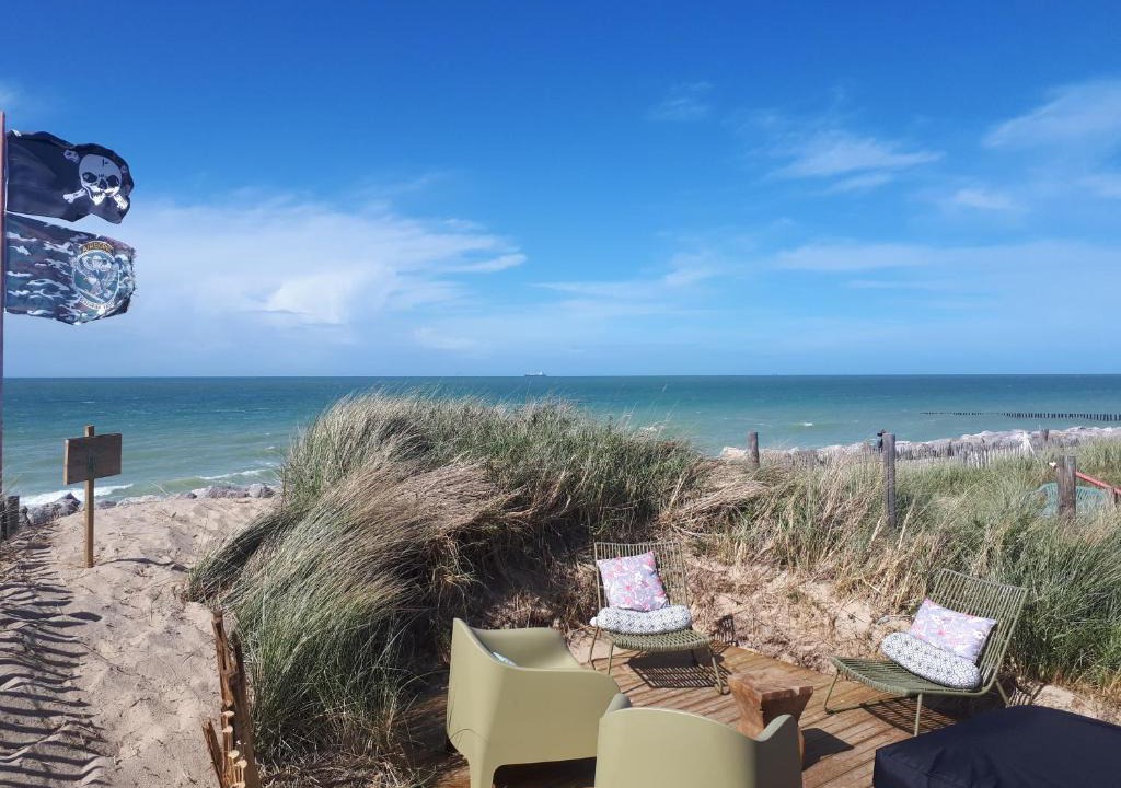Bleriot-Plage House | sangatte " Les Terrasses" maison front de mer Les pieds dans l'eau pleine de charme Cap Blanc Nez Côte d'Opale