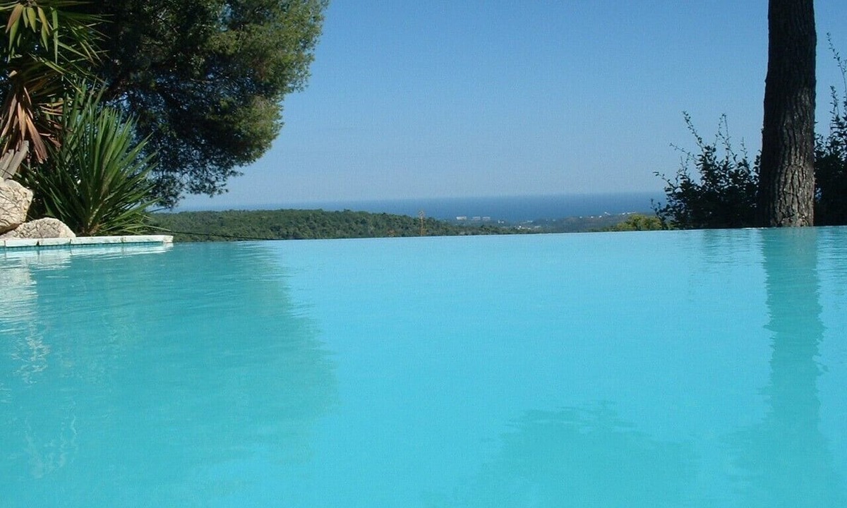 Tourrettes-sur-Loup House | Sea views from the pool and from every room at Villa 'Pura Vida'!