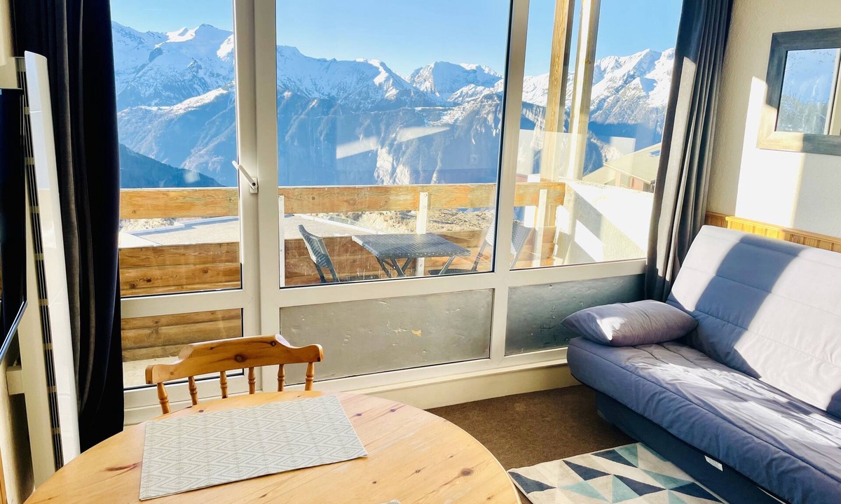 Eclose-Ouest Apartment | South-facing apartment in l'Alpe d'Huez, close to the Alpe express gondolas