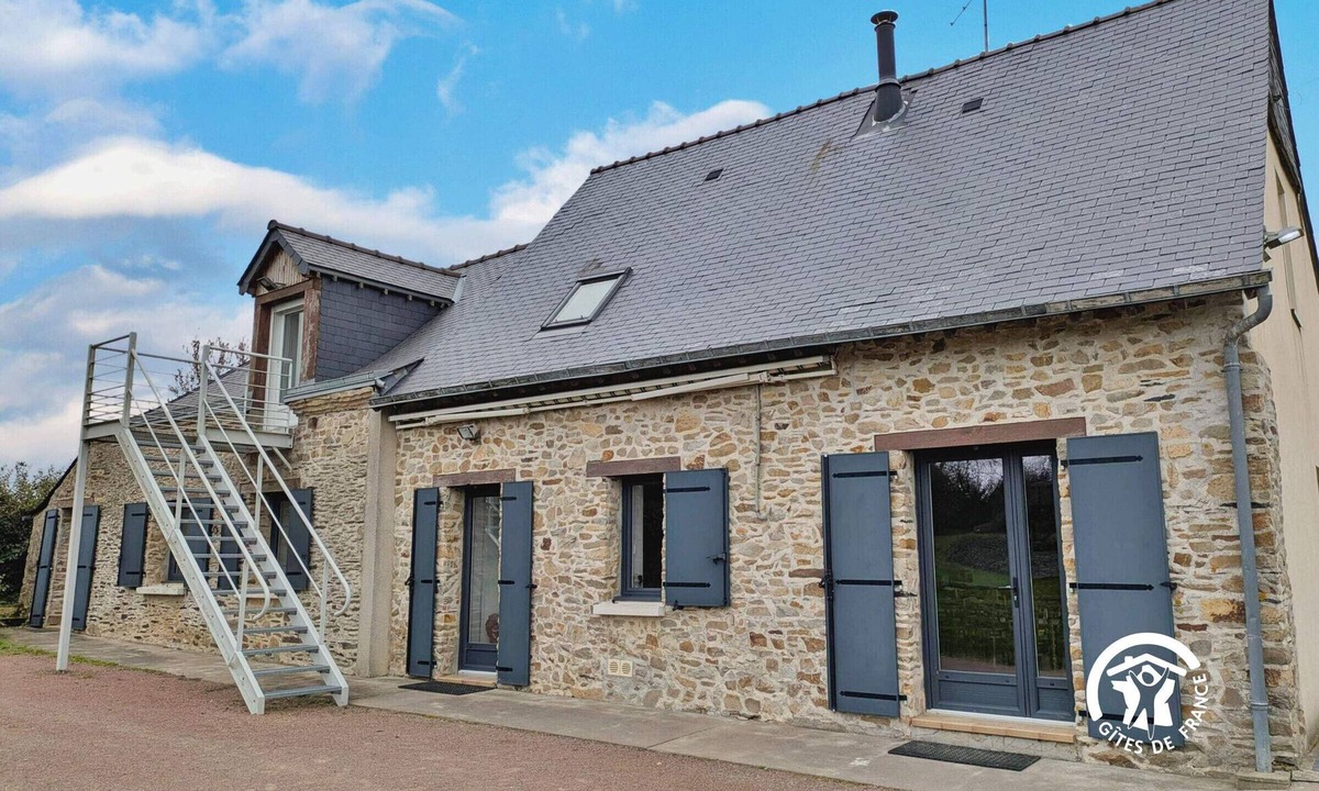 Congrier Cottage | Spacious Gîte with Game Room, Music Instruments, and Large Garden in Anjou-Congrier