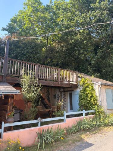 Nyoiseau Apartment | Studio Les Terrasses Perchées sur la rivière à Segré