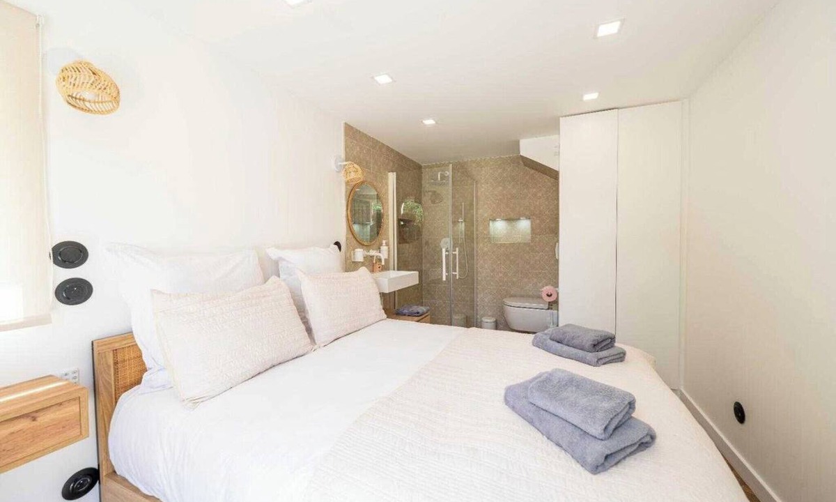 Prado - Republique Apartment | Superb villa with swimming pool & wellness area