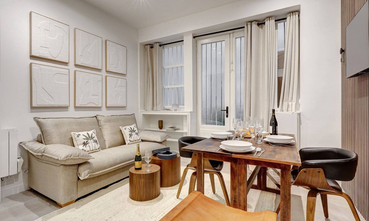 Saint-Vincent-de-Paul Apartment | TheBlueStay 99 - Apartment in the heart of Paris