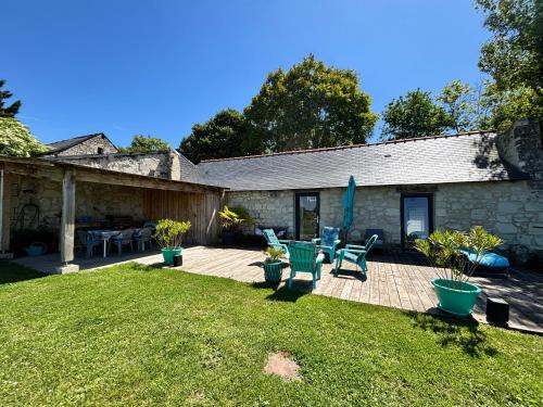 Neuille House | Tiny house gite la Poitevinière, terrasse, barbecue, proche Saumur et Loire