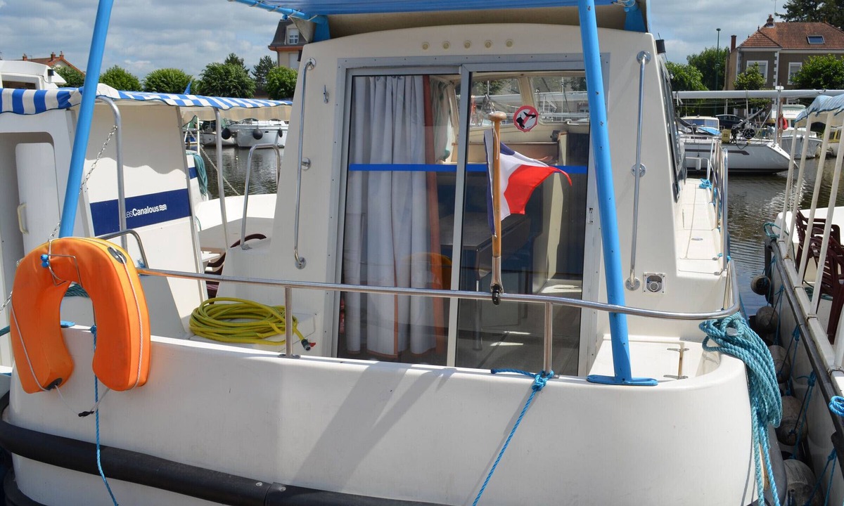 Pontailler-sur-Saone Boat Rental | "Unique Stay on Triton 1050 Boat at Port de Plaisance, Pontailler-sur-Saône"