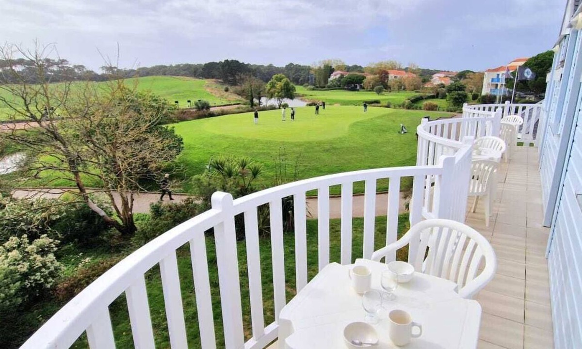 Bourgenay Apartment | Vendée Golf, Apt in the heart of the golf course