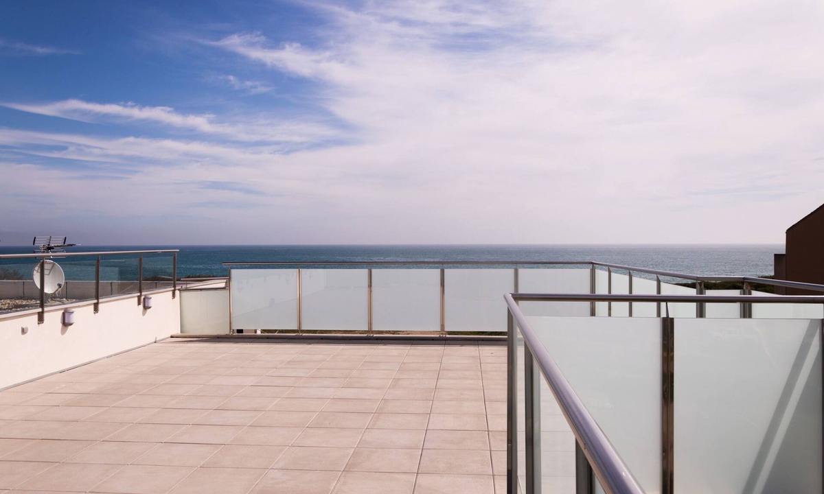Saint-Cyprien Plage House | Villa 12 pers with roof terrace overlooking the sea and direct access to the beach. Wireless