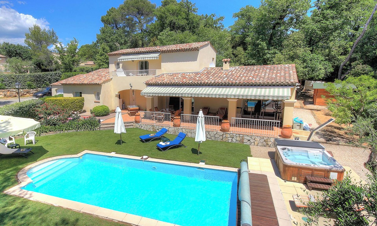 Valbonne Villa | Villa convenient for 6 adults+2 , outdoor jacuzzi/pool, kids playground, air con