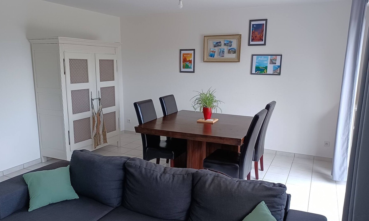 Chateau-Gontier House | Warm house / B&B: family, workers, friends