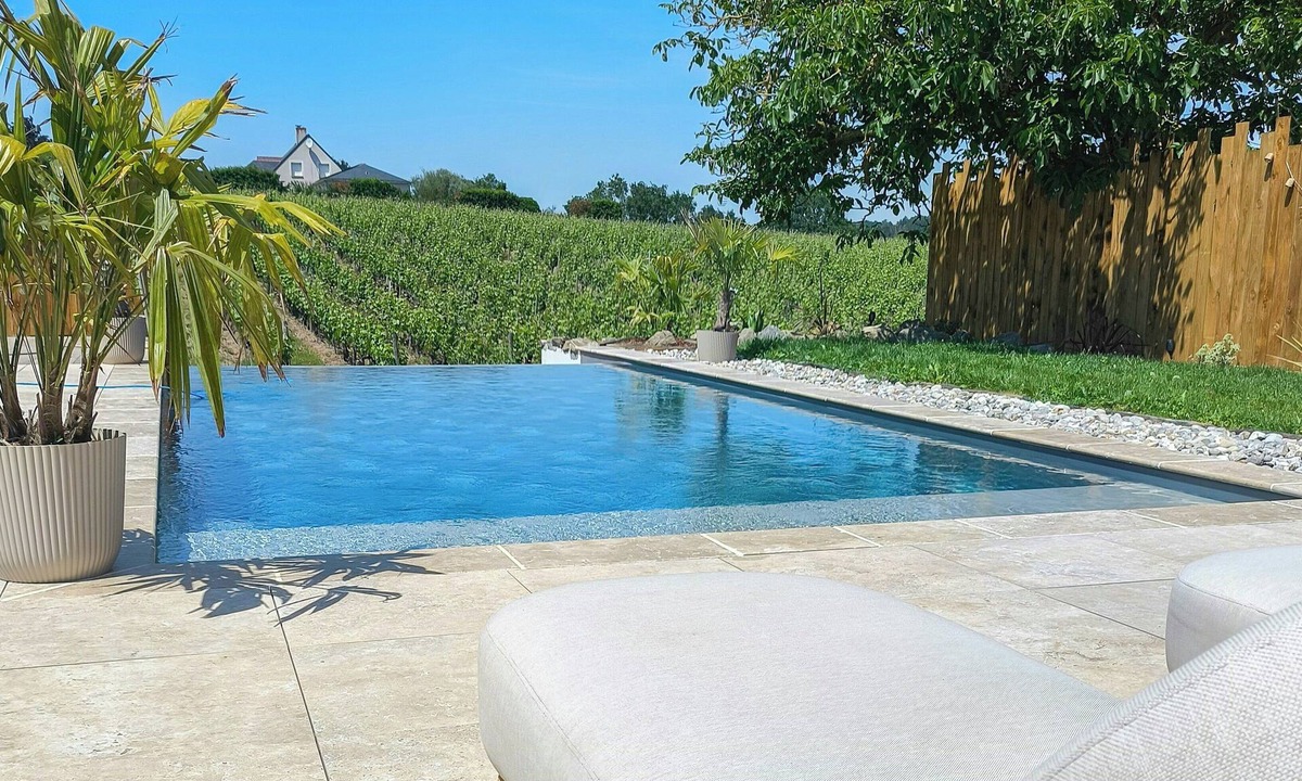 Val-du-Layon House | Wine barn with pool in the heart of Layon