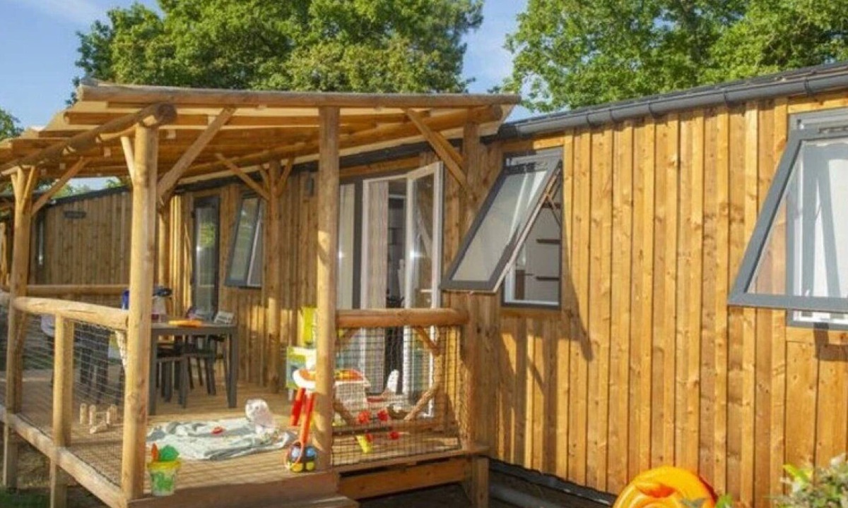 Pouzauges House | ZEcamping 3* pet friendly locatif TV LV clim 8 pers
