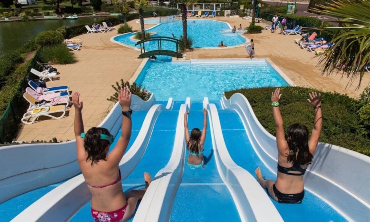 La Haye House | ZEcamping 4* familial avec étang de pêche et piscine chauffée
