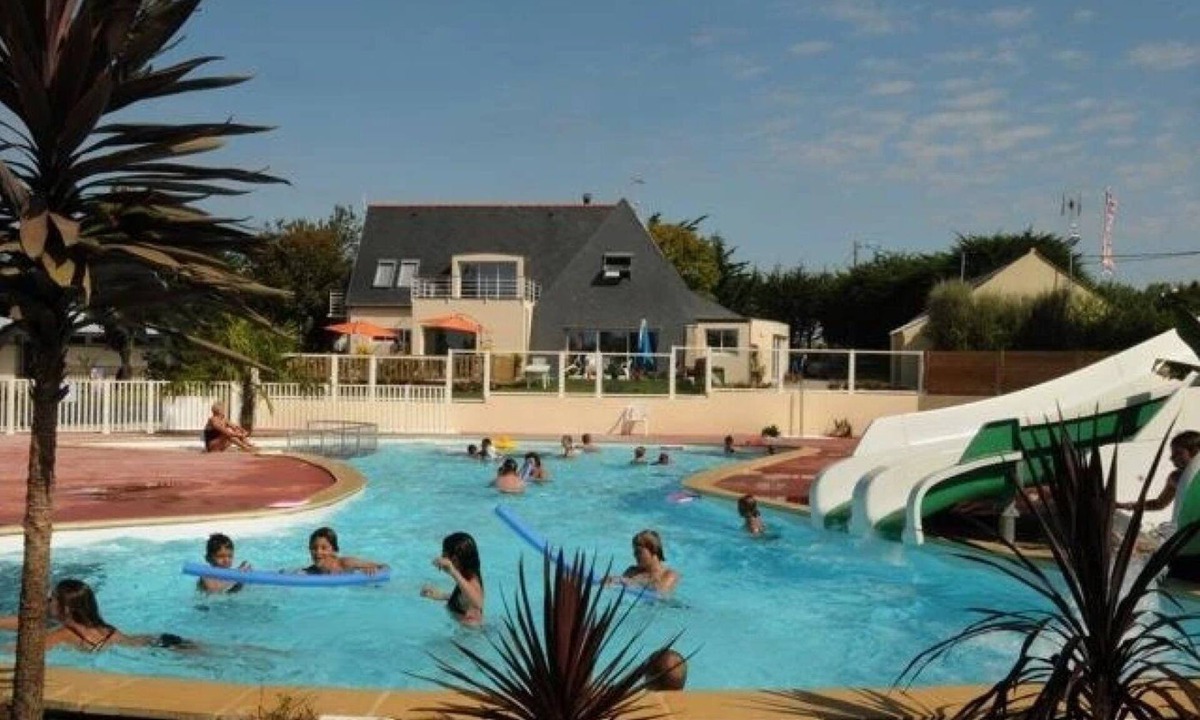 Plobannalec-Lesconil House | ZEcamping 3 étoiles 500m plage parc aquatique locatif TV BBQ 17m2