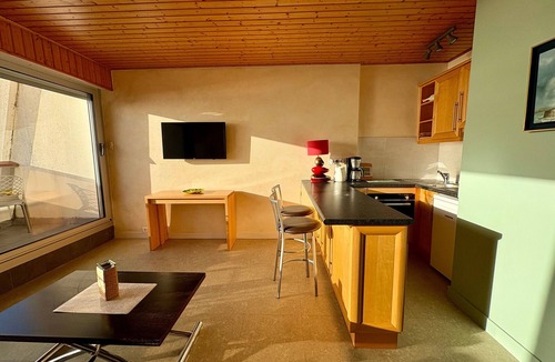 Saint-Jean-de-Monts Apartment | 1-bedroom apartment, 4 ppl, private parking, sea-facing, sailing school