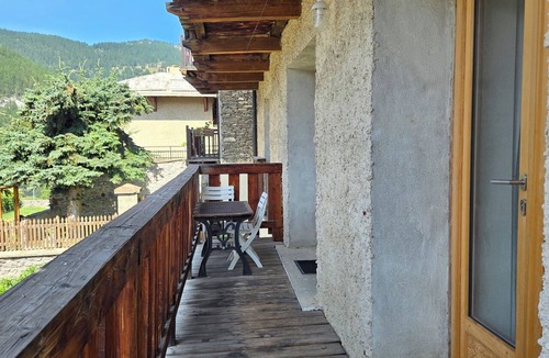 Molines-en-Queyras Apartment | 100-square-meter family apartment with a magnificent view of the mountains