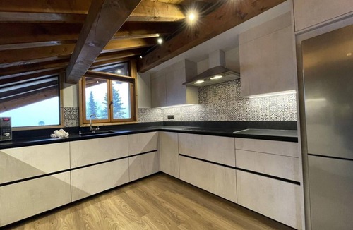 Saint-Martin-de-Belleville Apartment | 160m from resort center, Ground floor, balcony, fireplace or stove, tv, 133m²