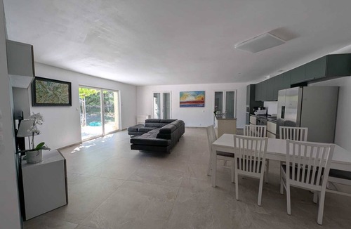 Villeneuve-les-Avignon House | 180 m2 air-conditioned villa, private pool, near Avignon