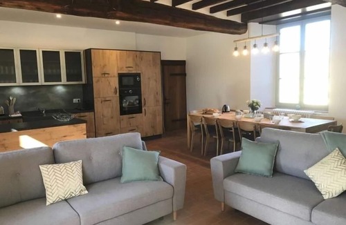 Les Herbiers Cottage | 18th Century Cottage with Pool and WiFi - Up to 10 People