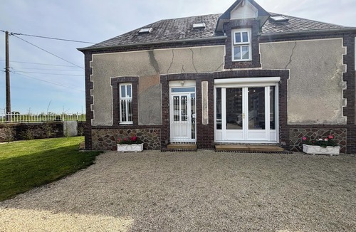 Le Molay-Littry Cottage | 2-bedroom cottage close to D-Day Beaches and Bayeux at the historic Maison Neuve