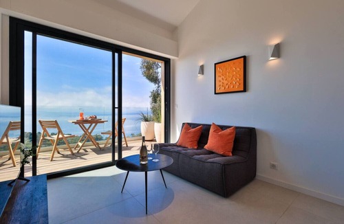 Le Rayol Apartment | 2-room apartment with panoramic sea view