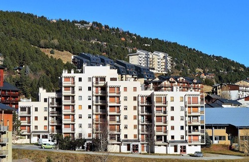 Les Angles Apartment | 2-room apartment with south-facing balcony and private parking