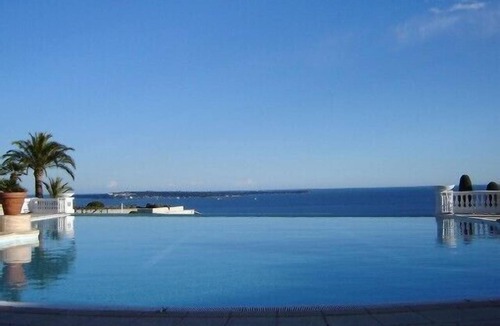 La Croix des Gardes Apartment | 2-room apartment with terrace 800 meters from the beaches