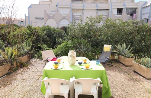 Le Grau-Du-Roi Apartment | 2 room cabin swimming pool air conditioning loggia and terrace