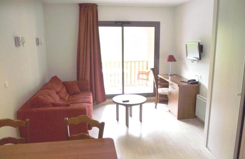 La Mongie Apartment | 200m from shops, swimming pool, terrace, parking, tv, ski locker, 45m², Barèges/La Mongie