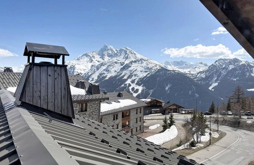 Les Eucherts Apartment | 250m from shops, balcony, fireplace or stove, parking, ski locker, 143m², La Rosière