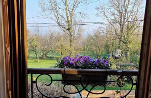 Beaucoudray Cottage | 3 Bed Cottage Sleeps 6 - Enclosed Patio -Fireplace