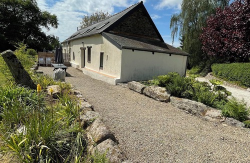Saint-Nicolas-du-Pelem House | 4 Bedroom Country House with heated pool, sleeps 10, pet friendly