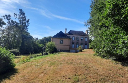 Langoelan House | 5 bedroom house with games room, garden and terracen