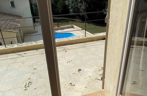La Colle-sur-Loup Apartment | Air-conditioned studio in a quiet, green setting with a pool, 6 km from the beaches.