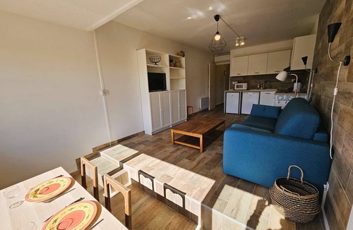 Les Sablettes Apartment | Air conditioning, fibre connection, in the heart of Les Sablettes, all on foot.