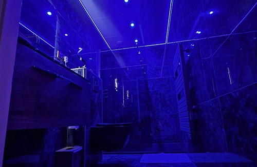 Lavaur Apartment | AKA LOVE ROOM