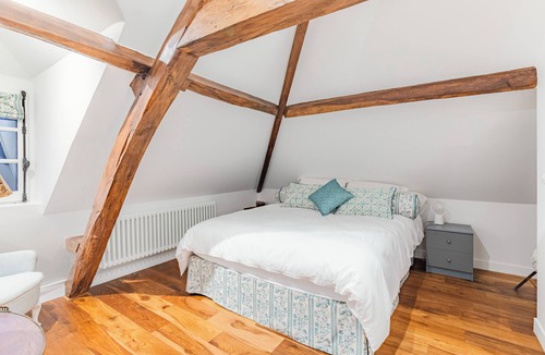 Hautvillers-Ouville Other | Amazing 8-bedroom farmhouse in Neuilly-l'Hôpital perfect for groups