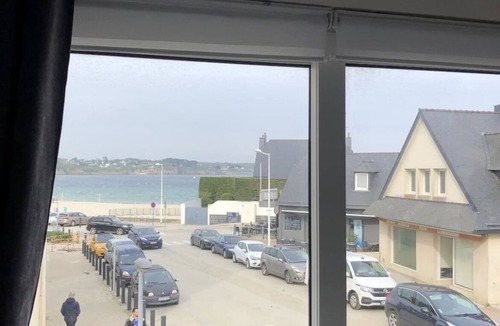 Plougonvelin Apartment | Apartment 30m from the beach, shops nearby,