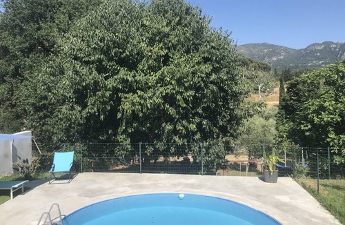 Saint-Martin-du-Var Apartment | APARTMENT for 5 people + 1 infant - PRIVATE GARDEN AND POOL; 5 min to amenities, 20 min to the beach