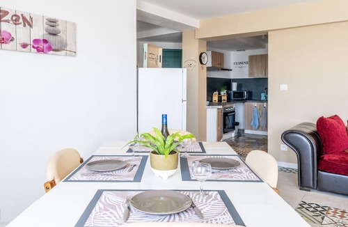 La Meilleraie-Tillay Apartment | Apartment "Le Petit Rouge" 15min from Puy du Fou