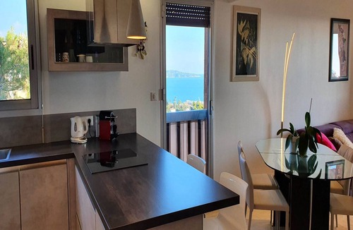 Fabron Villa | Apartment in Nice with Sea Views
