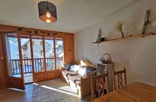 Vallouise Apartment | Apartment in the heart of Vallouise facing south