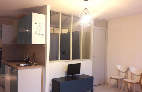 Gambetta Apartment | Apartment near Saint Roch Station and historic center