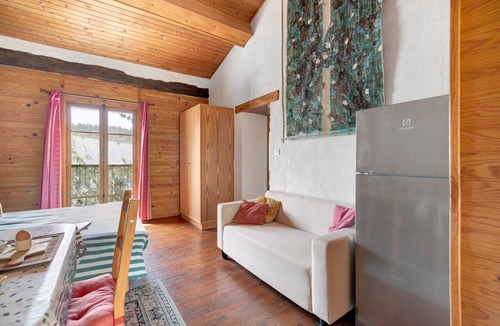 Hounoux Apartment | Apartment 'Studio Dans Terrain De 30he' with Private Pool, Private Terrace and Wi-Fi