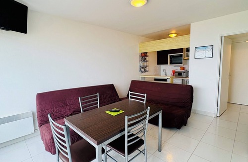 Bernieres-sur-Mer Apartment | Apartment with an ocean view located in the heart of the D-Day beaches